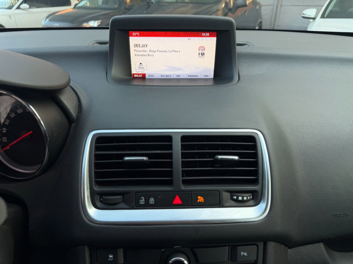 Opel Meriva 1.4 Turbo 120CV Cosmo (12)