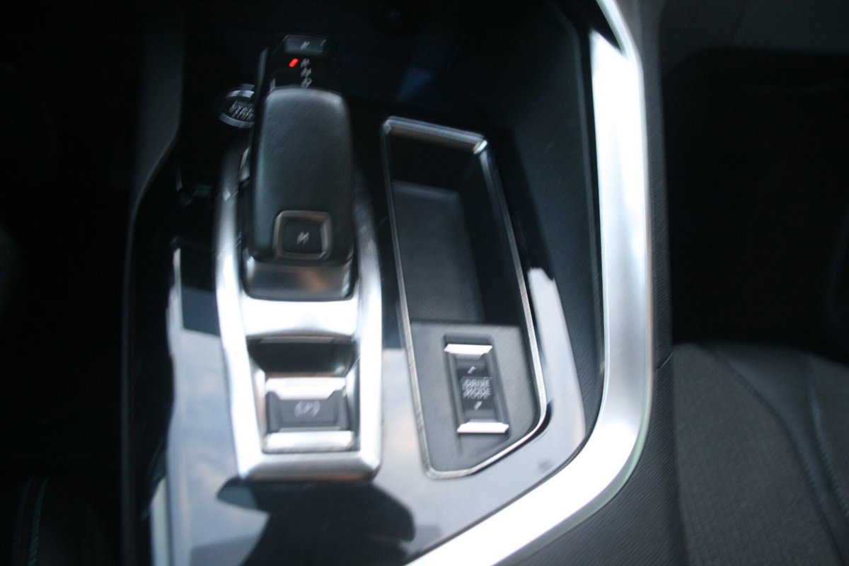 Peugeot 3008 BlueHDi 130 S&S EAT8 Allure Pack (12)