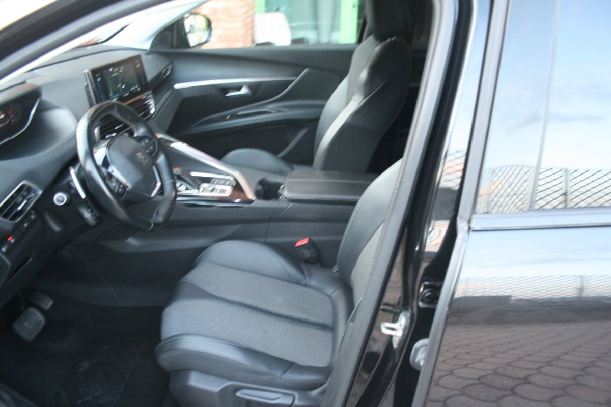 Peugeot 3008 BlueHDi 130 S&S EAT8 Allure Pack (9)