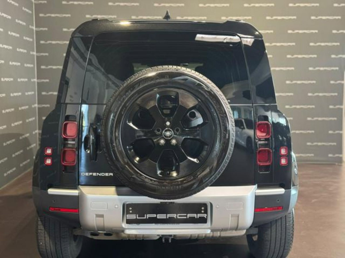 Land Rover Defender 110 3.0D I6 200 CV AWD Auto X-Dynamic S (4)