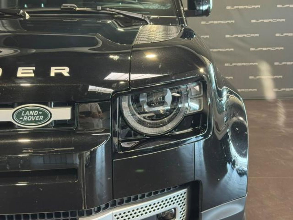 Land Rover Defender 110 3.0D I6 200 CV AWD Auto X-Dynamic S (6)