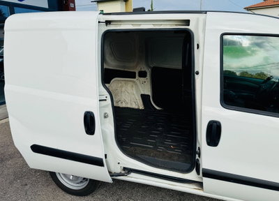 Opel Combo Tour CDTi 95CV PC-TA Cosmo (17)