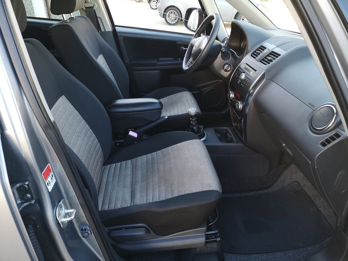 Fiat Sedici 2.0 MJT 16V DPF 4x4 Emotion (10)