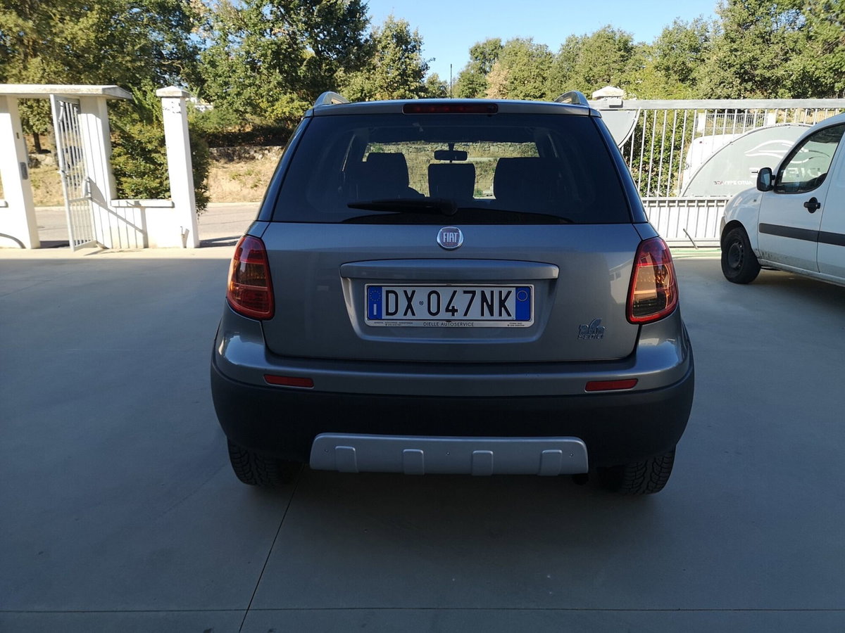 Fiat Sedici 2.0 MJT 16V DPF 4x4 Emotion (5)
