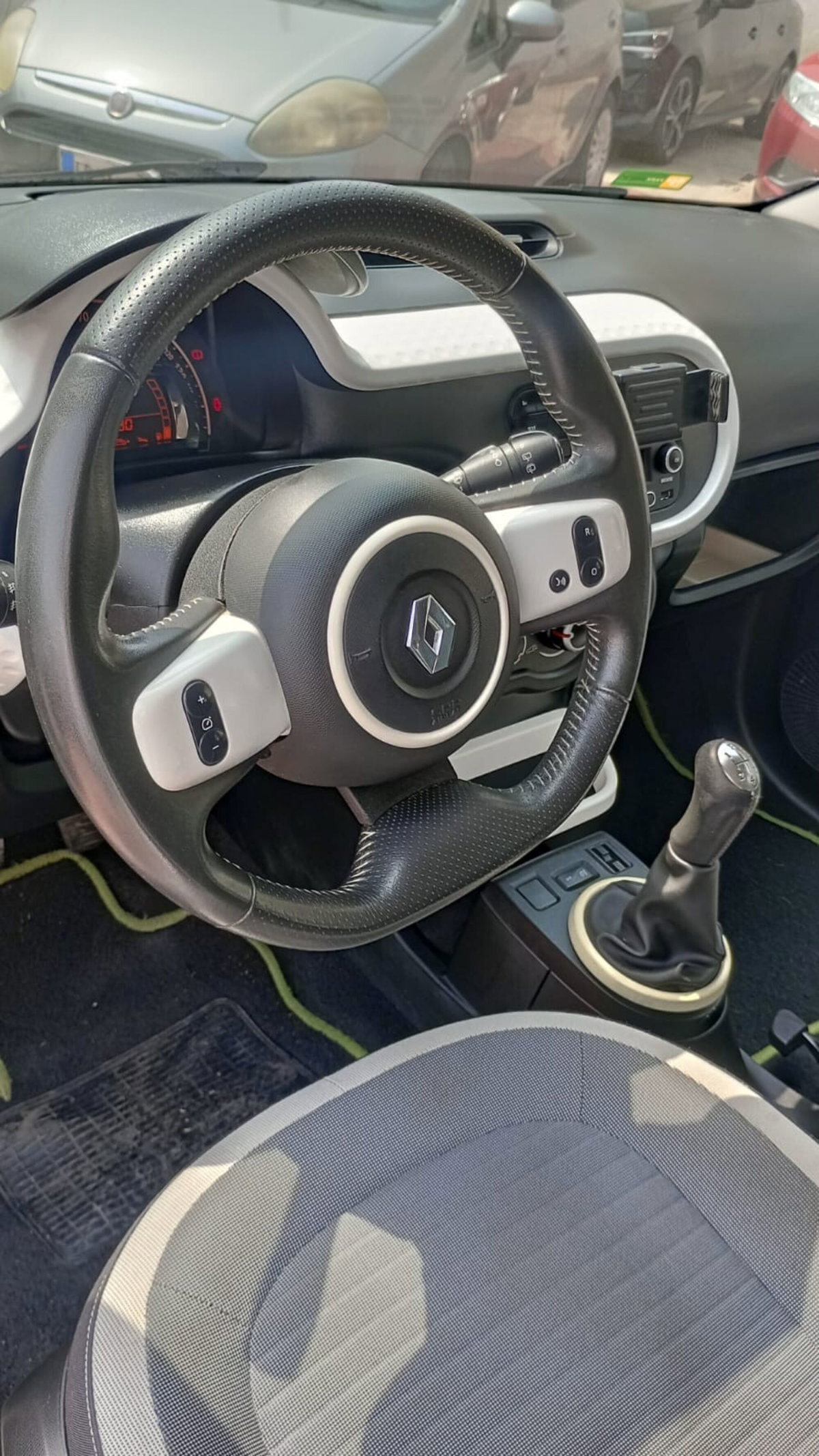 Renault Twingo SCe Lovely (7)