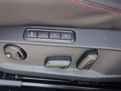Volkswagen Golf 2.0 tsi GTI MT Ultimate 245cv (12)