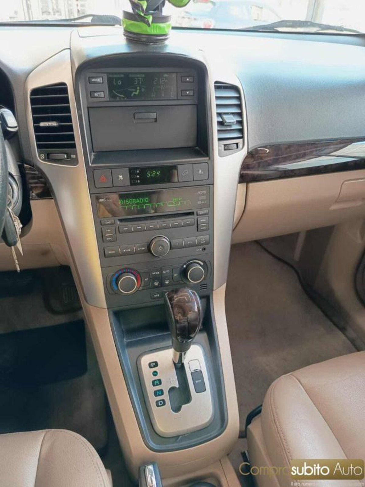 Chevrolet Captiva 2.0 VCDi LTZ (9)
