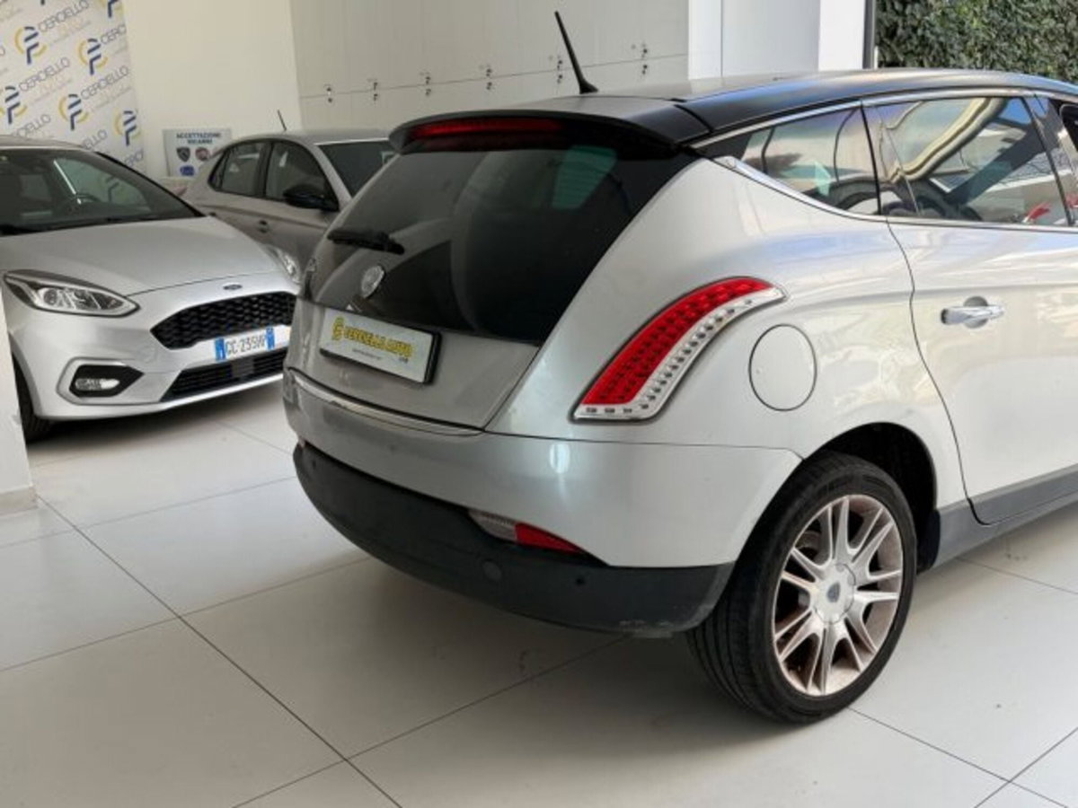 Lancia Delta 1.6 MJT DPF Gold (7)