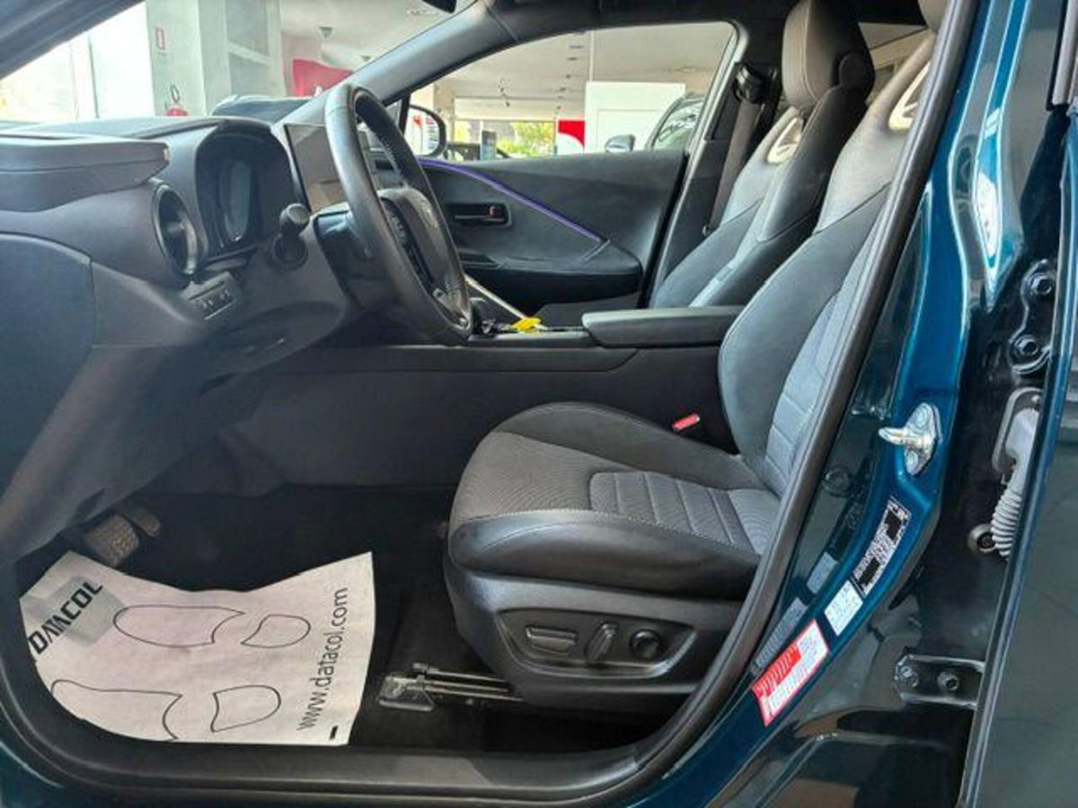 Toyota Toyota C-HR 1.8 hv Lounge fwd e-cvt (6)