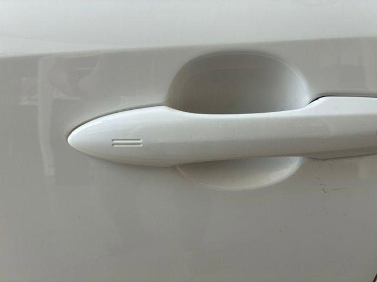 Toyota Corolla Touring Sports 1.8 Hybrid Business (2)