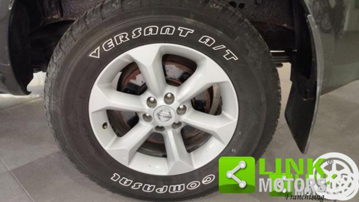 Nissan Navara 2.5 dCi 4 porte Double Cab LE (19)