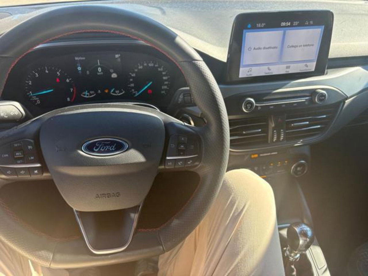 Ford Focus 1.0 EcoBoost Hybrid 125 CV Powershift 5p. ST-Line (16)