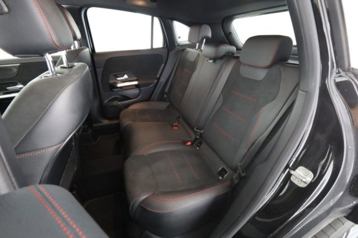 Mercedes-Benz CLA Shooting Brake 200 d Automatic 4Matic Shooting Brake Premium (3)