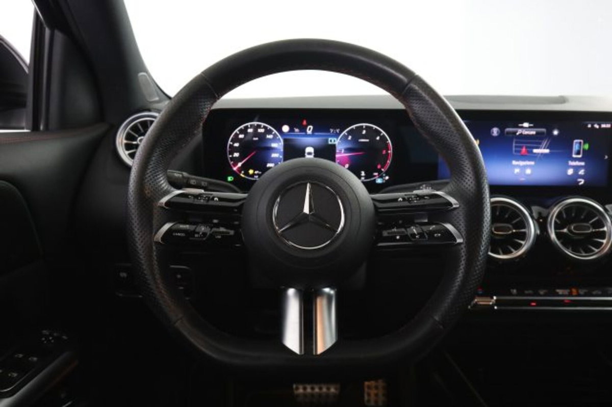 Mercedes-Benz CLA Shooting Brake 200 d Automatic 4Matic Shooting Brake Premium (5)