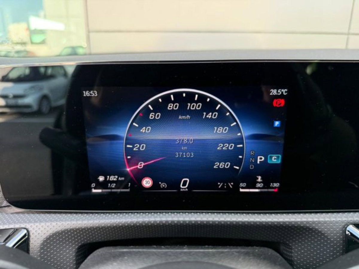 Mercedes-Benz CLA Shooting Brake 180 d Automatic Shooting Brake Sport (12)
