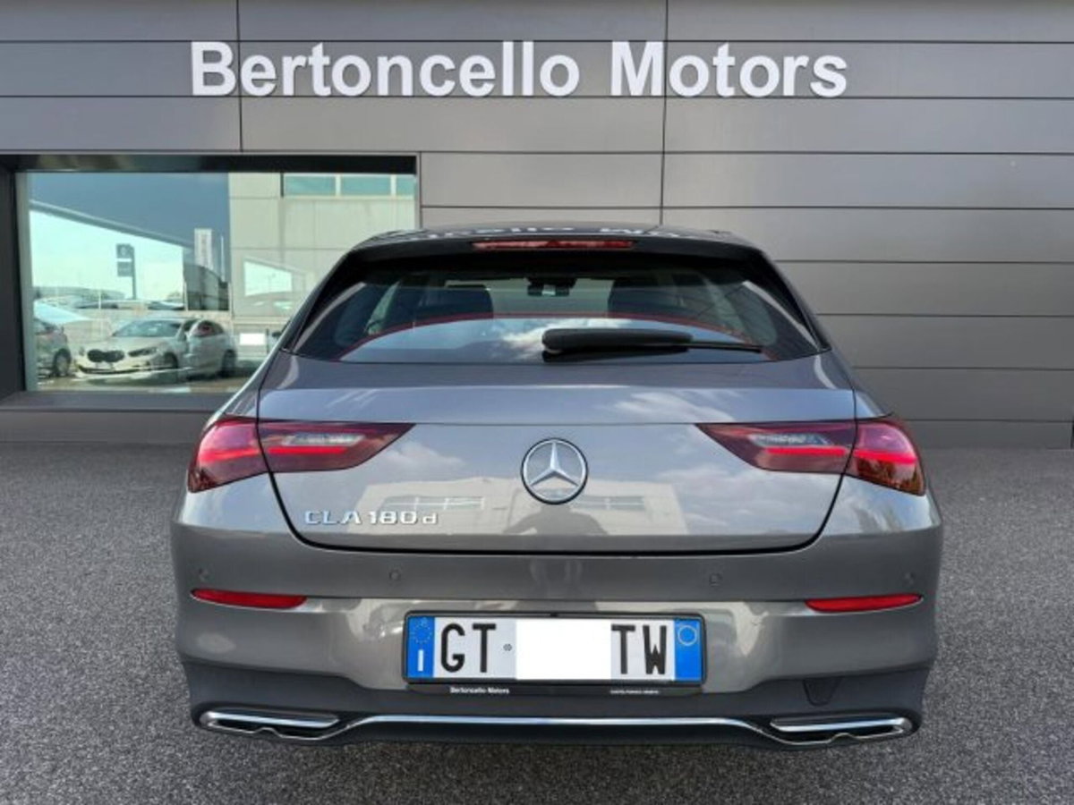 Mercedes-Benz CLA Shooting Brake 180 d Automatic Shooting Brake Sport (5)