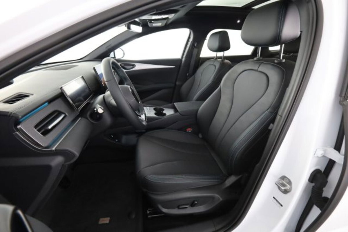 Byd Seal 6 DM-i Station Wagon 1.5 phev Comfort Lite (2)