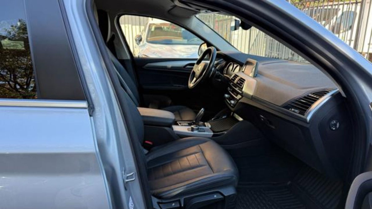 BMW X4 xDrive20d Business Advantage (18)