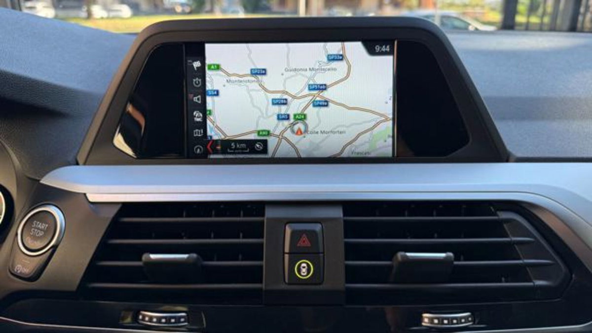 BMW X4 xDrive20d Business Advantage (8)