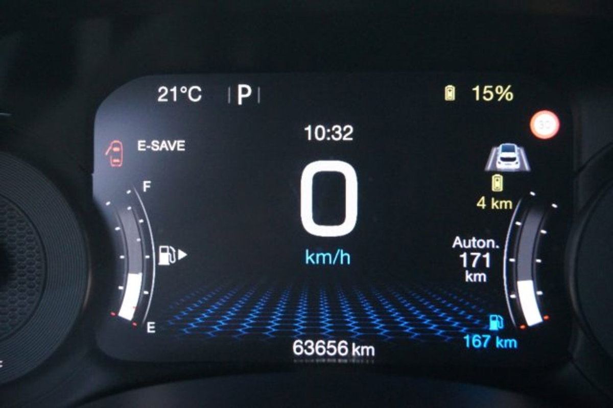Jeep Renegade 1.3 T4 190CV PHEV 4xe AT6 Limited (11)