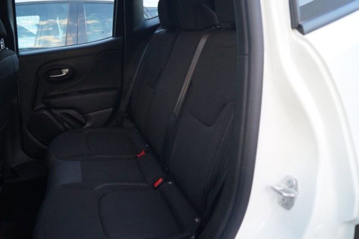 Jeep Renegade 1.3 T4 190CV PHEV 4xe AT6 Limited (20)