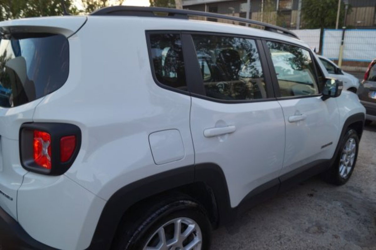 Jeep Renegade 1.3 T4 190CV PHEV 4xe AT6 Limited (4)