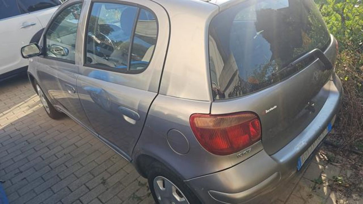 Toyota Yaris 16V cat 5 porte (4)