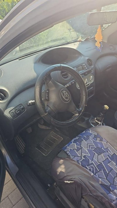 Toyota Yaris 16V cat 5 porte (5)