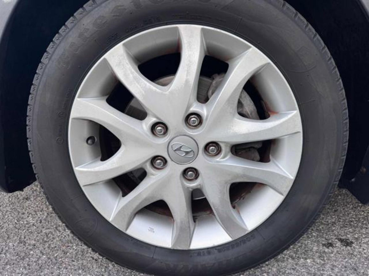 Hyundai i30 Station Wagon 1.4 Comfort (10)