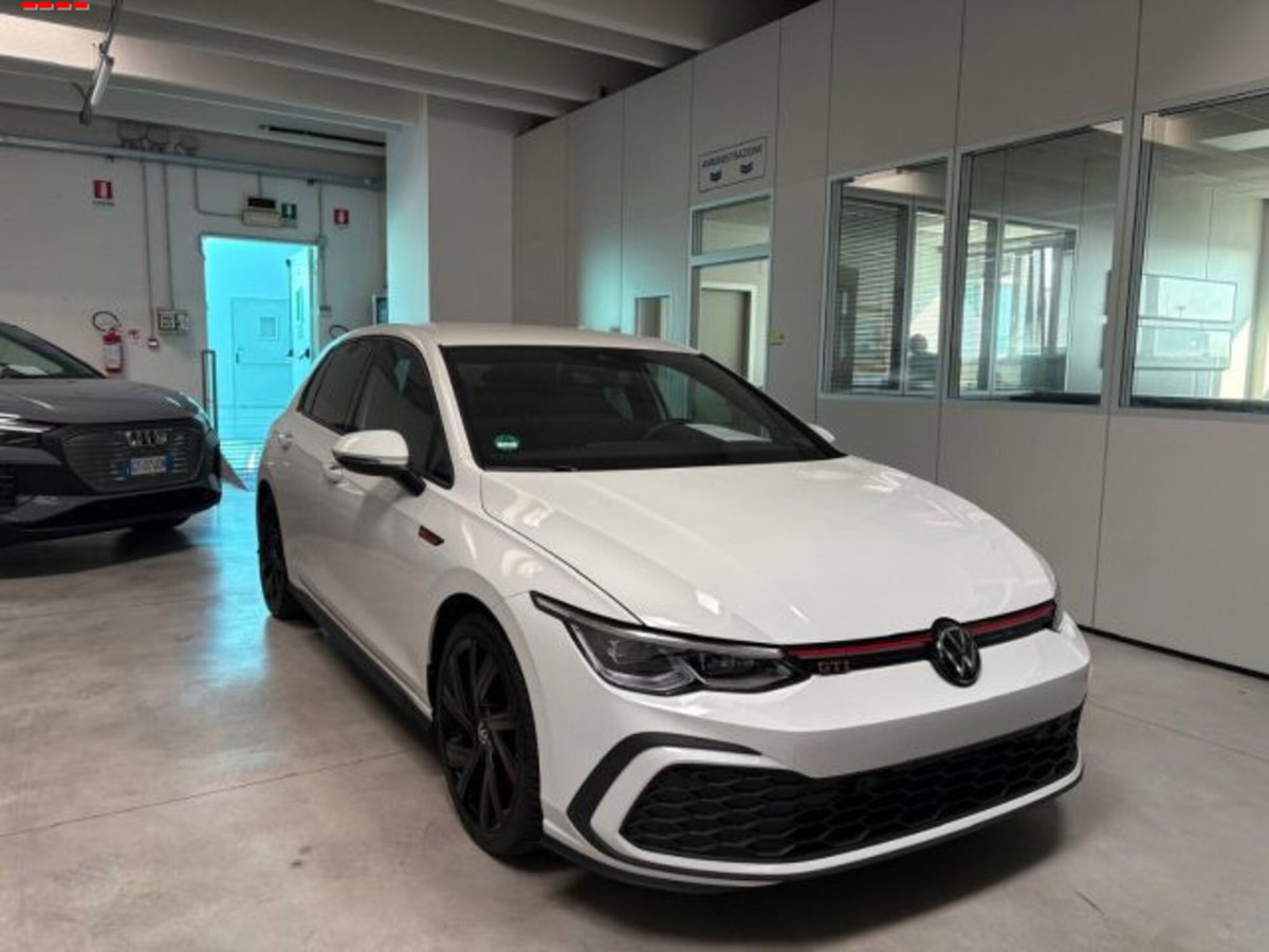 Volkswagen Golf 2.0 TSI GTI DSG
