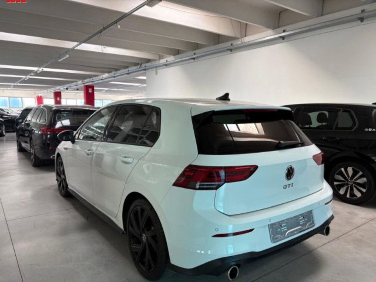 Volkswagen Golf 2.0 TSI GTI DSG (4)