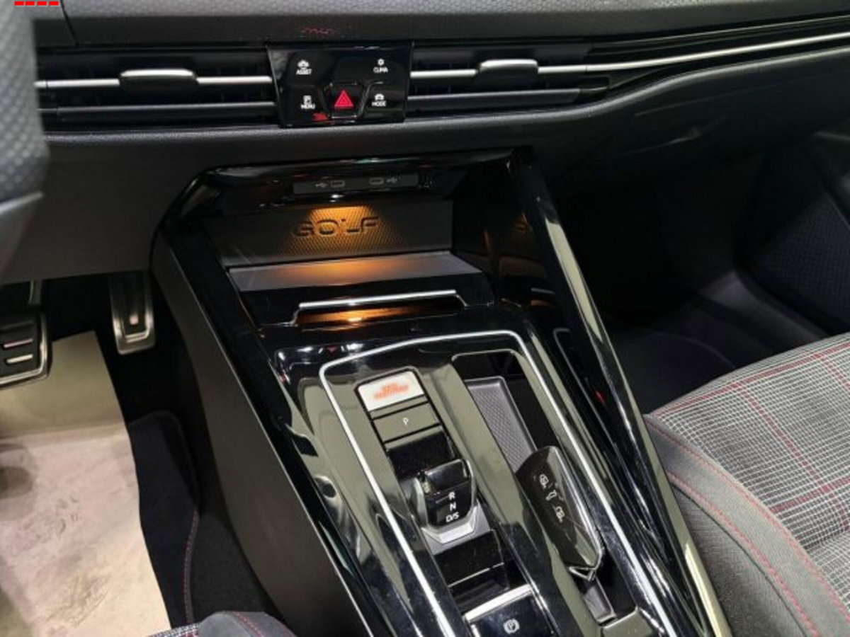 Volkswagen Golf 2.0 TSI GTI DSG (7)