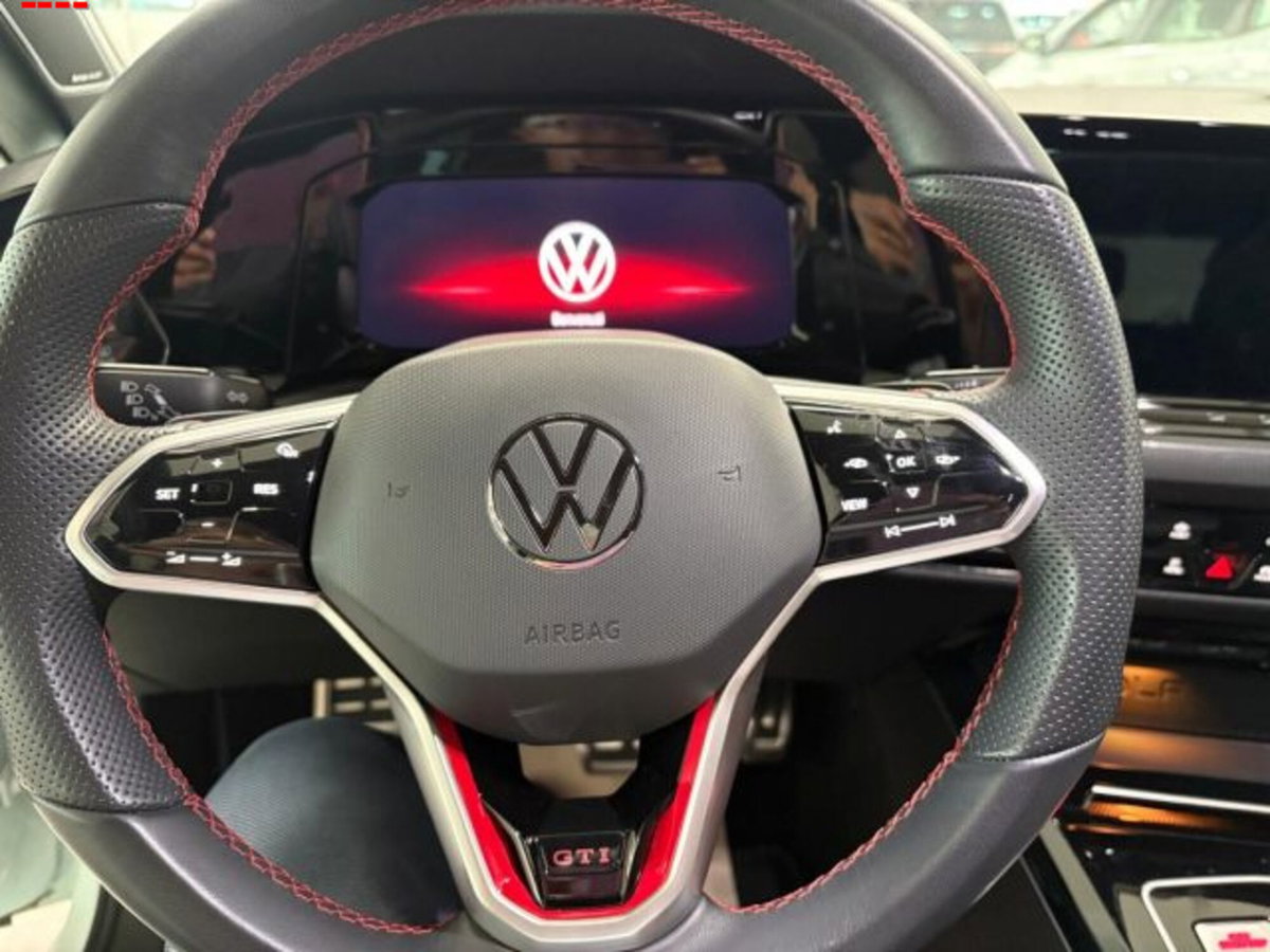 Volkswagen Golf 2.0 TSI GTI DSG (8)