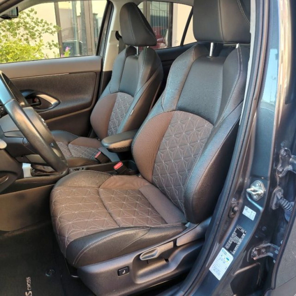 Toyota Yaris Cross 1.5 Hybrid 5p. E-CVT Lounge (4)