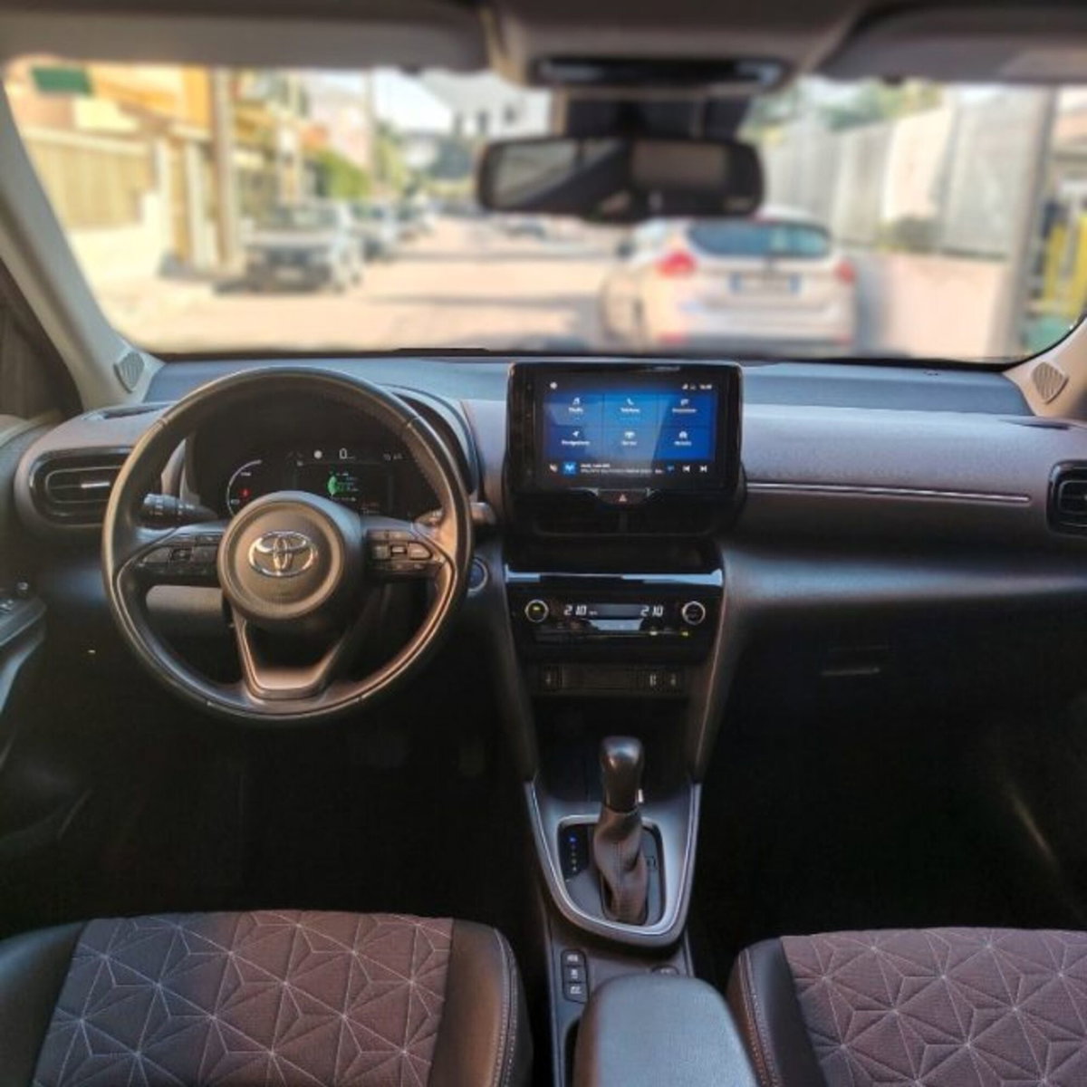 Toyota Yaris Cross 1.5 Hybrid 5p. E-CVT Lounge (6)