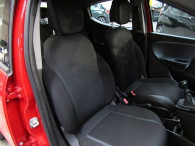 Lancia Ypsilon 1.2 69 CV 5 porte Platinum (18)