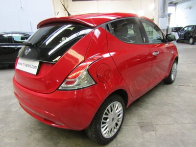 Lancia Ypsilon 1.2 69 CV 5 porte Platinum (5)