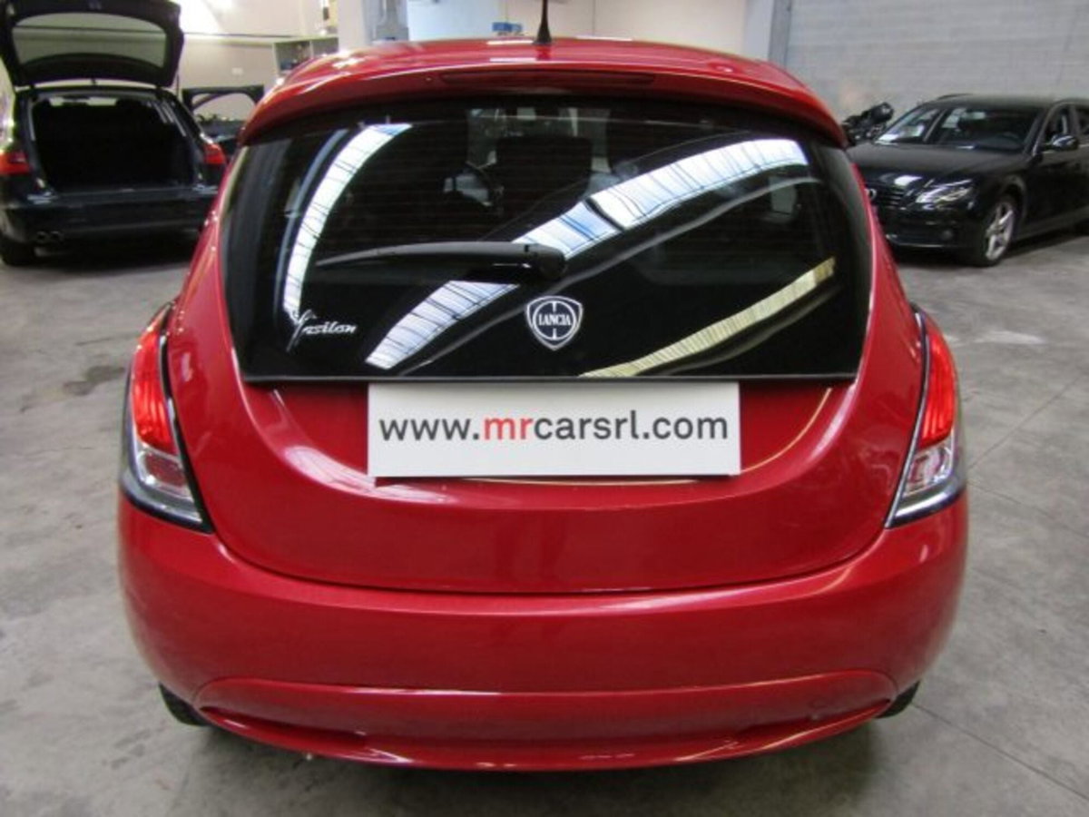 Lancia Ypsilon 1.2 69 CV 5 porte Platinum (6)