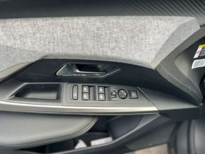 Peugeot 3008 1.2 hybrid Allure 145cv e-dcs6 (6)