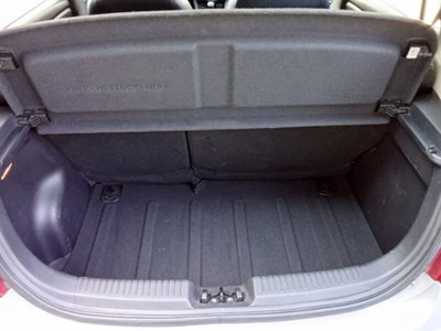Hyundai i10 1.1 12V Sound Edition (10)