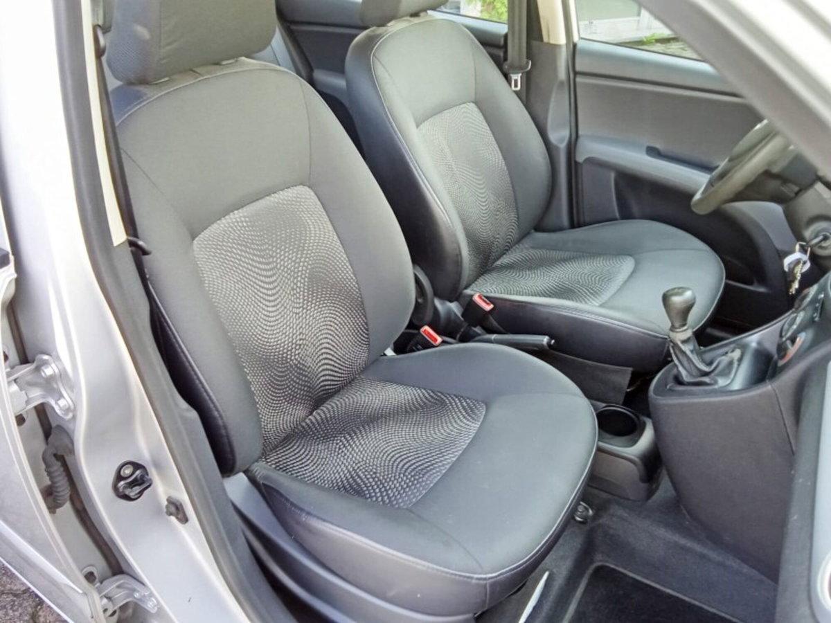 Hyundai i10 1.1 12V Sound Edition (11)