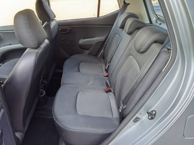 Hyundai i10 1.1 12V Sound Edition (13)