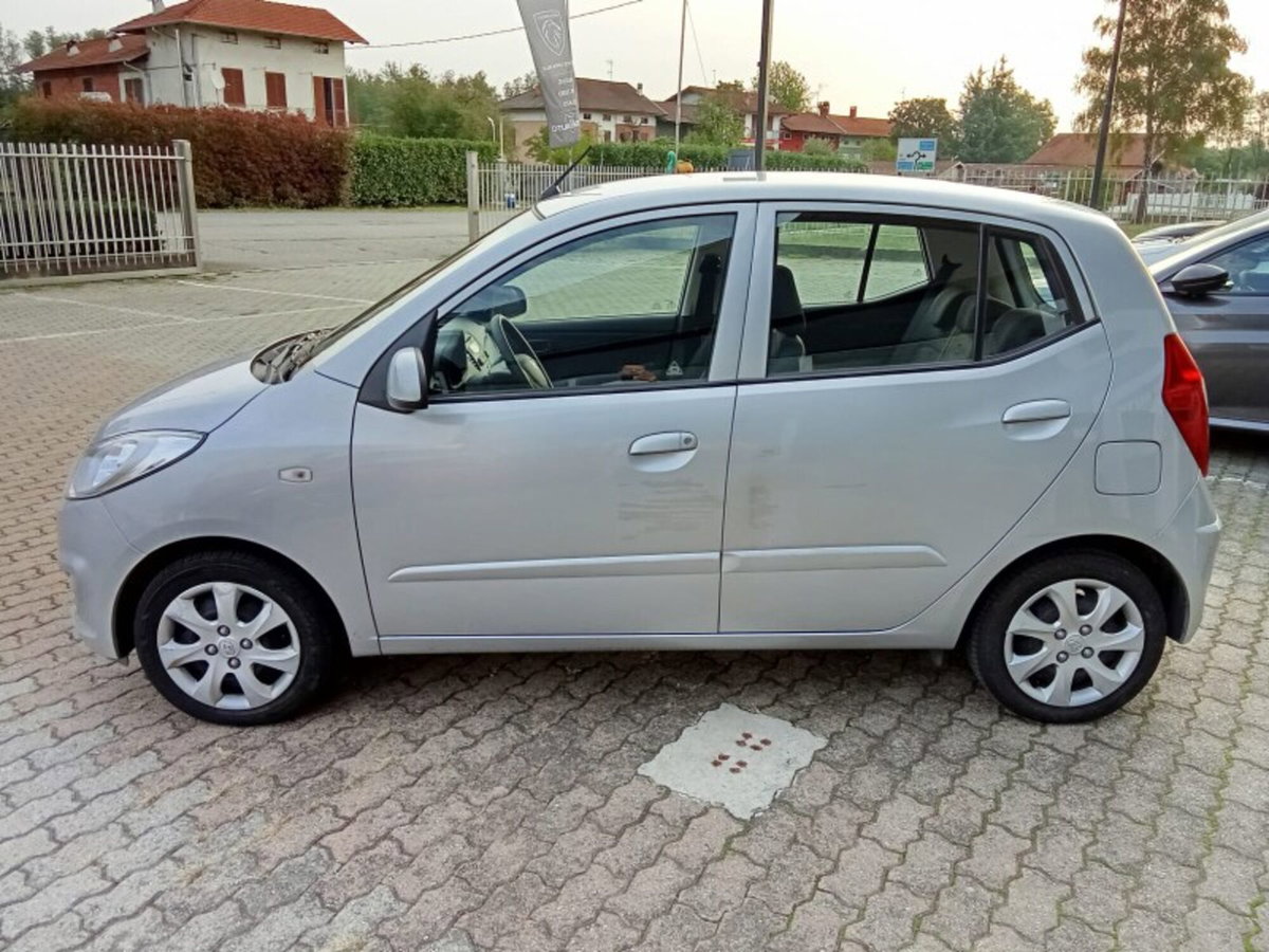Hyundai i10 1.1 12V Sound Edition (6)