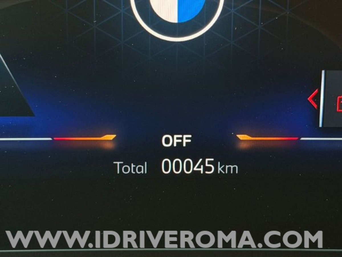 BMW X1 sdrive20i mhev 48V auto (11)