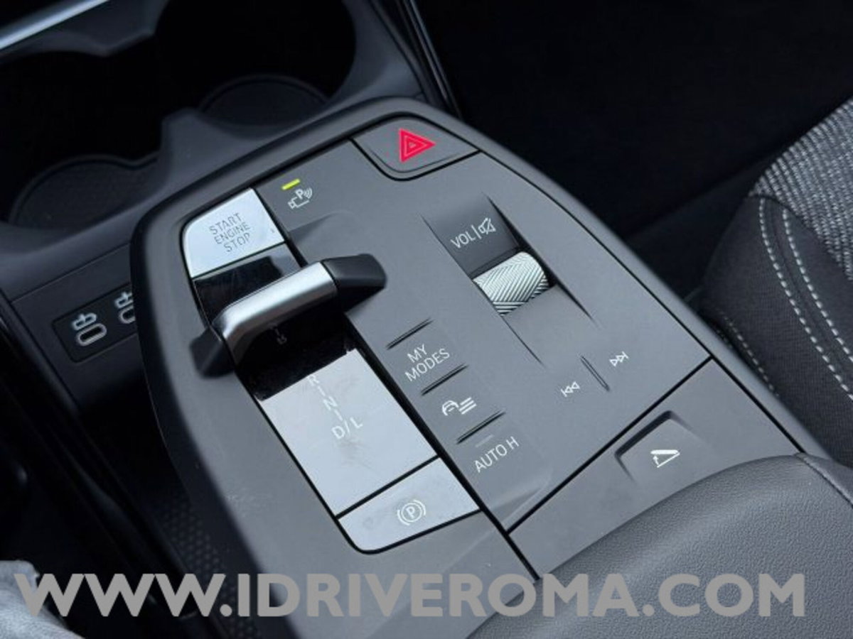 BMW X1 sdrive20i mhev 48V auto (16)