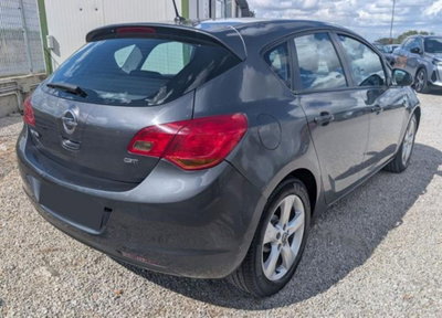 Opel Astra 1.7 CDTI 110CV 5 porte Cosmo (4)