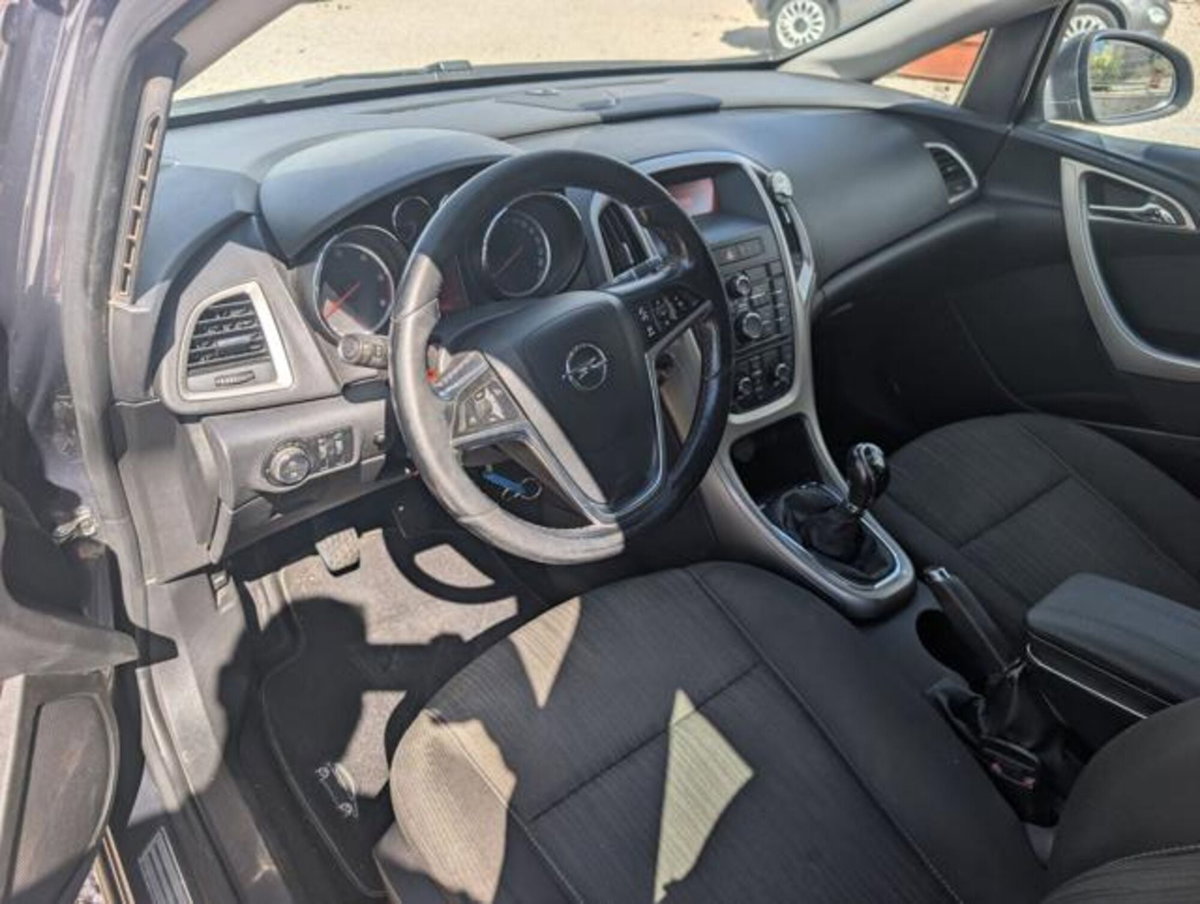 Opel Astra 1.7 CDTI 110CV 5 porte Cosmo (6)