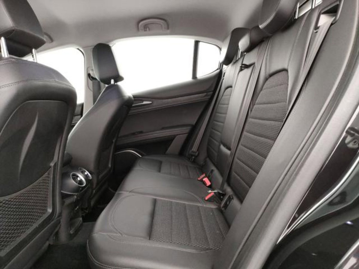 Alfa Romeo Stelvio Stelvio 2.2 Turbodiesel 210 CV AT8 Q4 Executive (17)