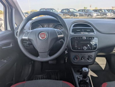 Fiat Punto 1.4 S&S 8V Dualogic 5 porte Lounge (9)