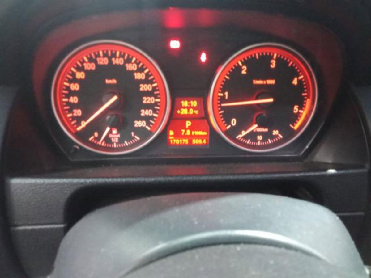 BMW X1 xDrive18d Futura (13)